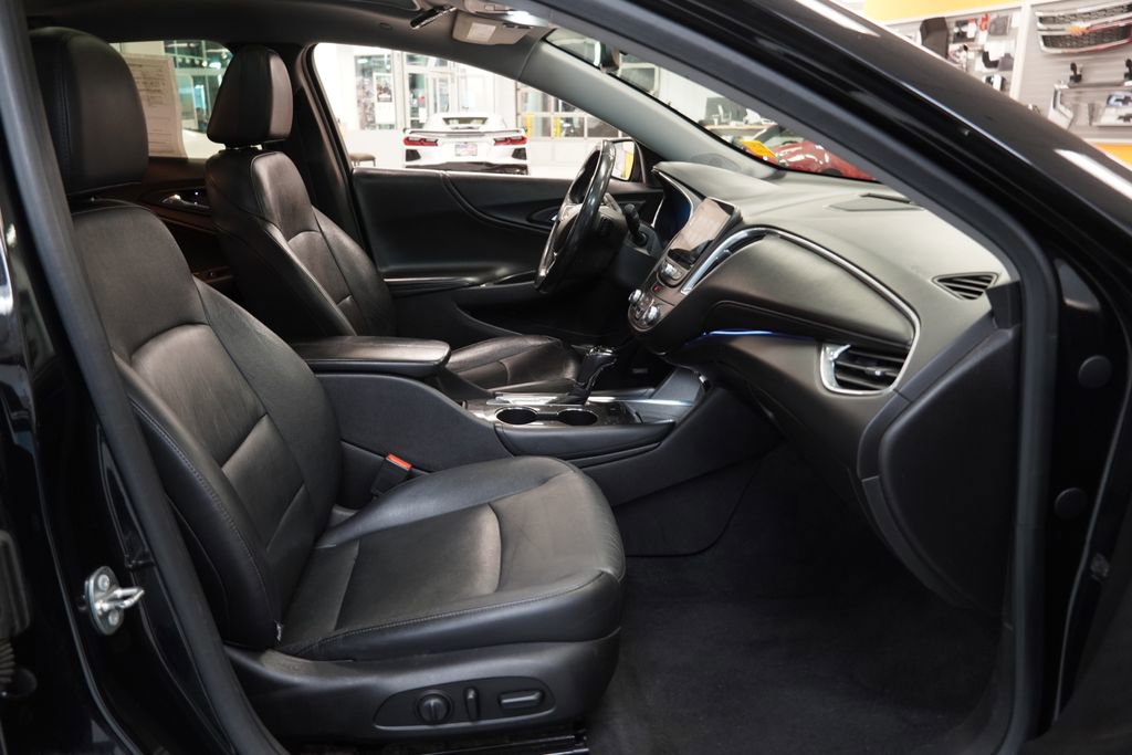 Used 2016 Chevrolet Malibu LT w/ Leather Package image 32