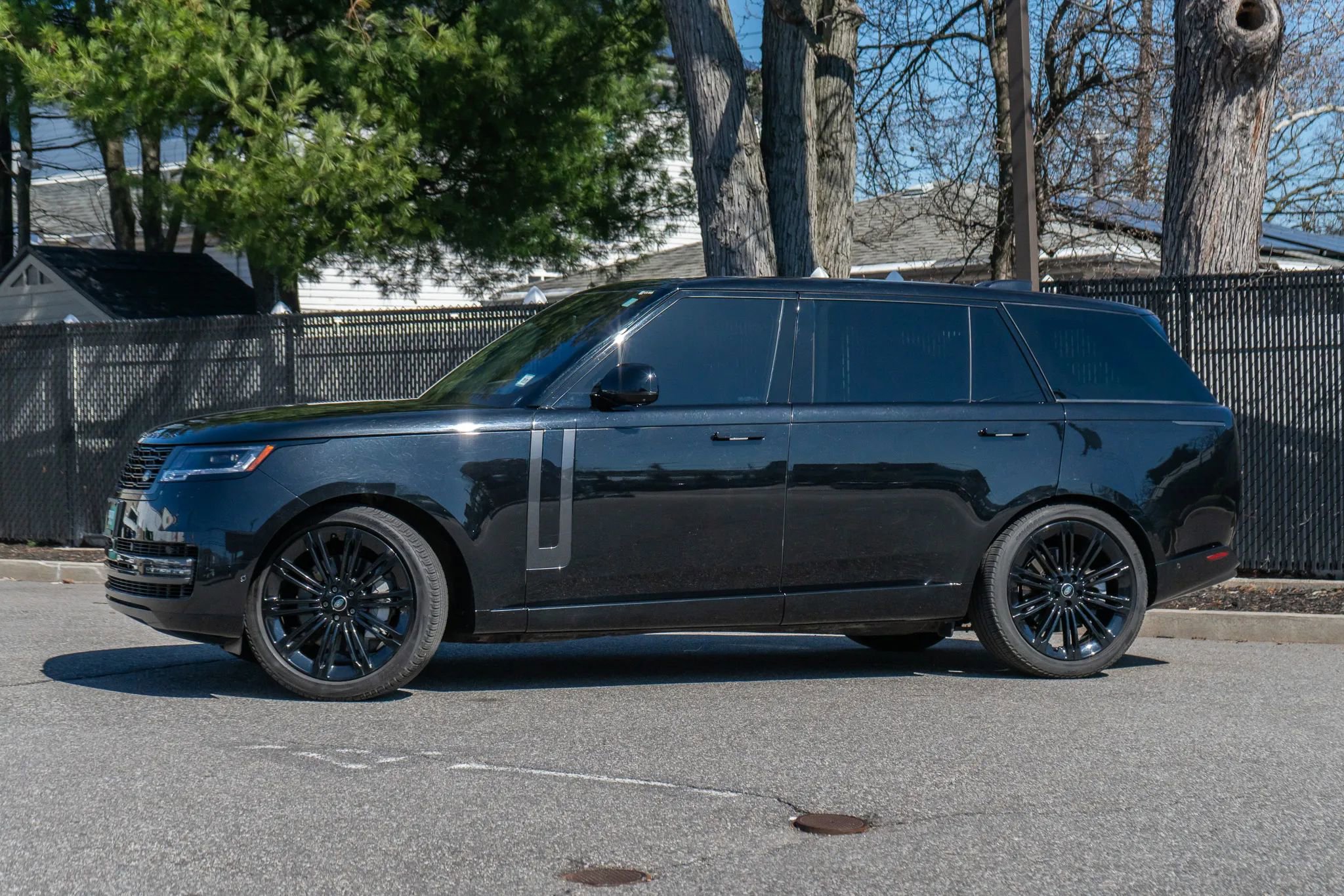 Used 2023 Land Rover Range Rover Long Wheelbase SE AWD/4WD image 7