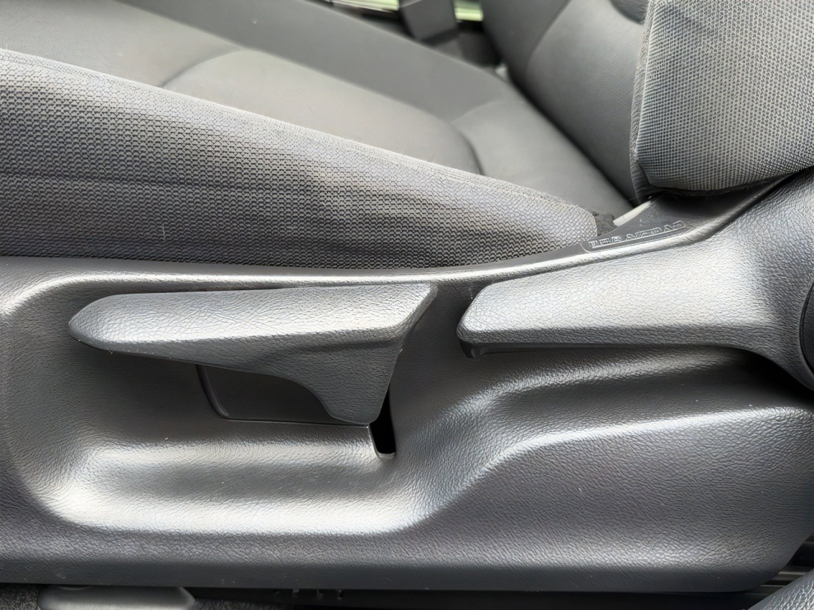 Used 2021 Toyota Corolla LE w/ Carpet Mat Package (TMS) image 15