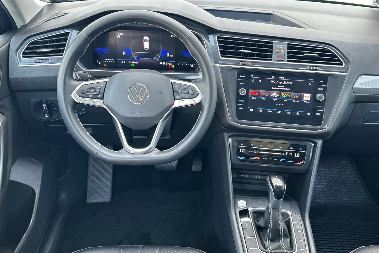 Certified 2023 Volkswagen Tiguan SE w/ Panoramic Sunroof Package image 14