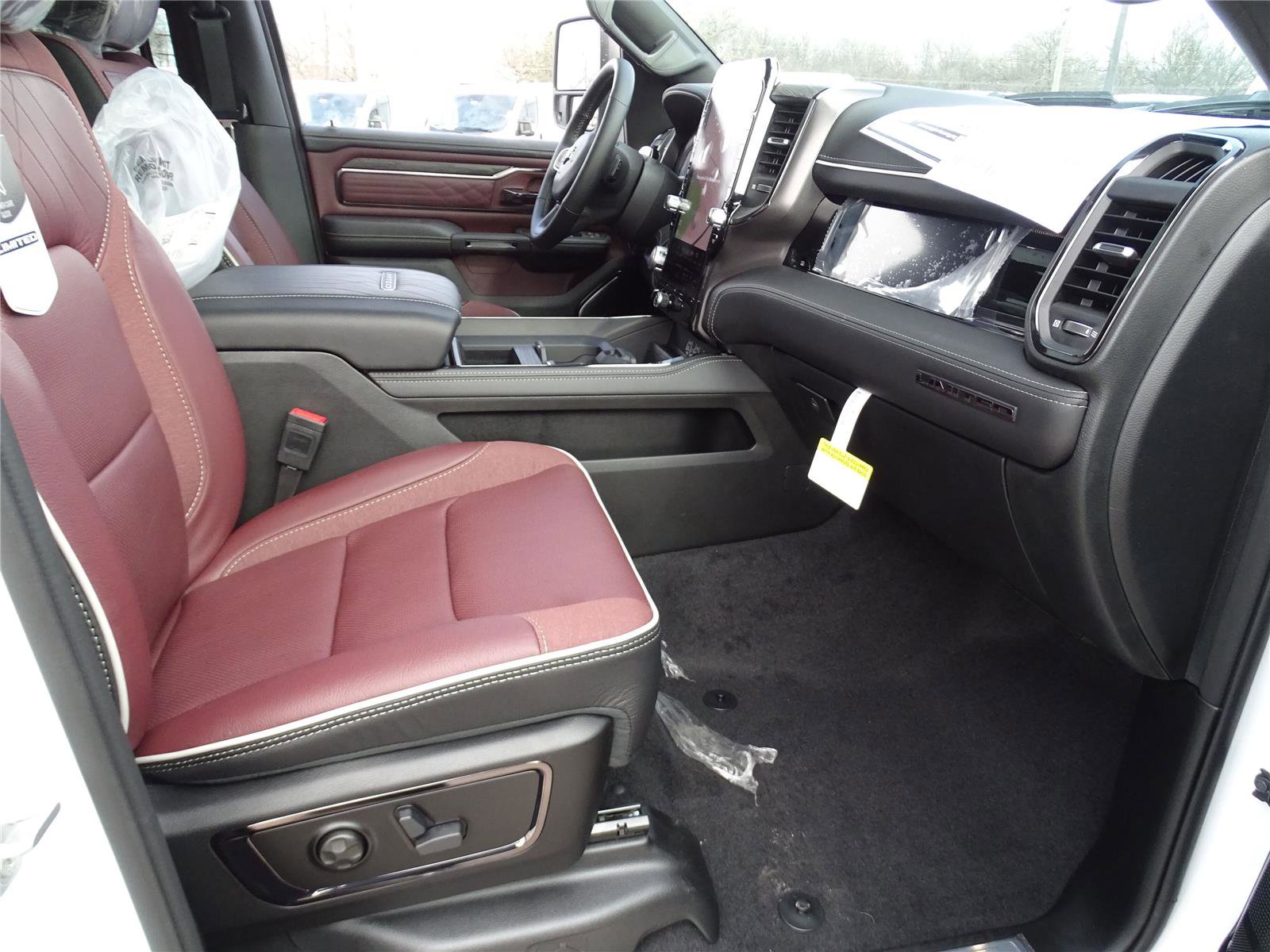 Used 2025 RAM 1500 Limited image 7