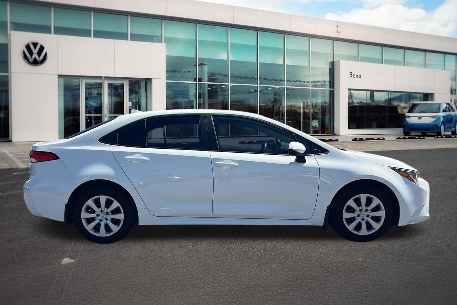 Used 2023 Toyota Corolla LE FWD image 4