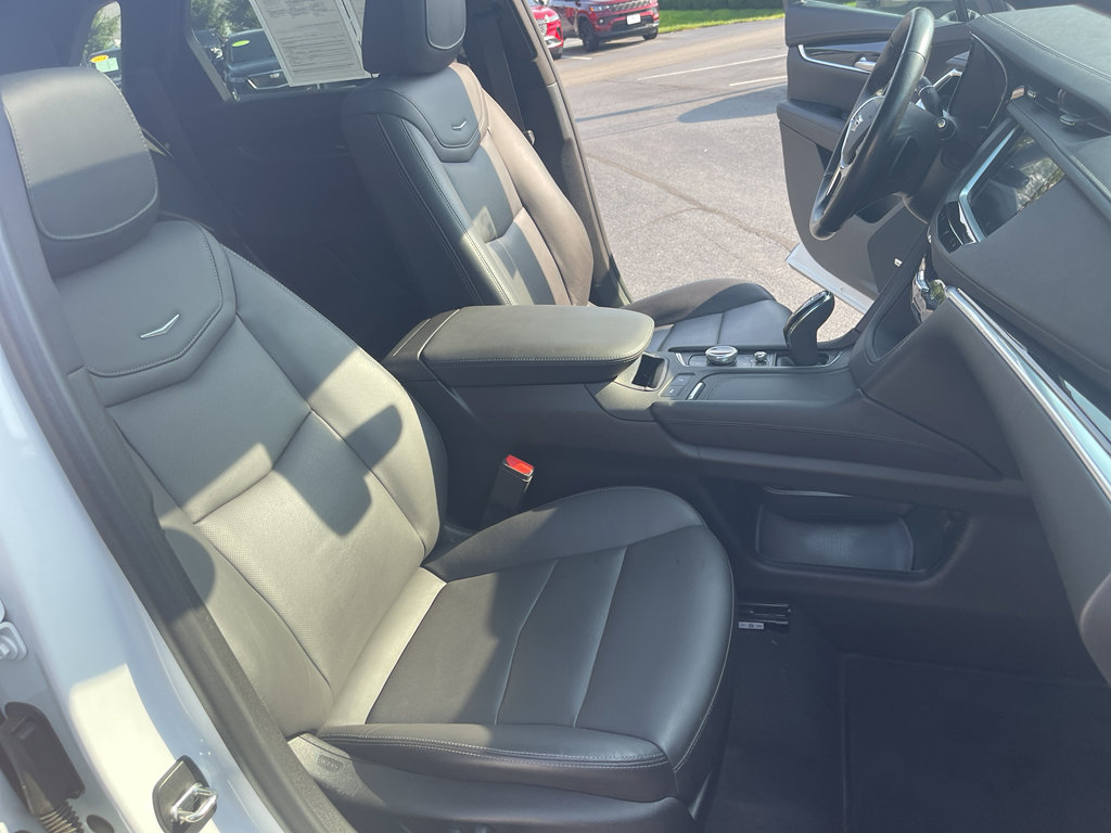 Used 2023 Cadillac XT5 Premium Luxury w/ Technology Package image 32