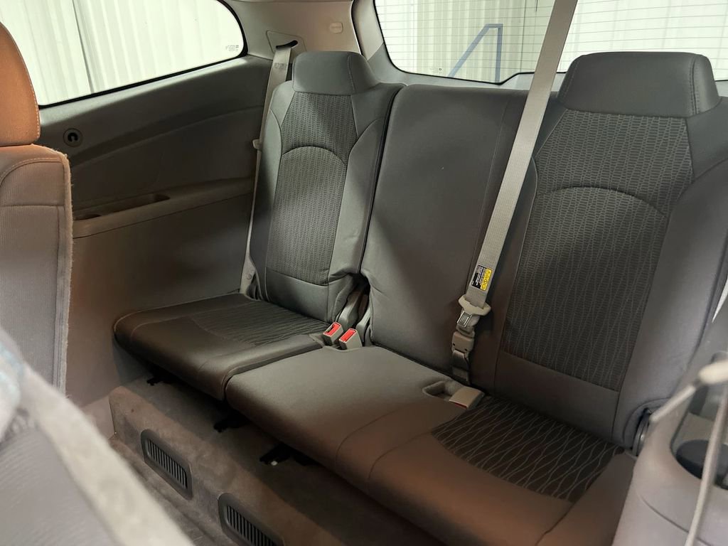 Used 2015 Chevrolet Traverse LS FWD image 23