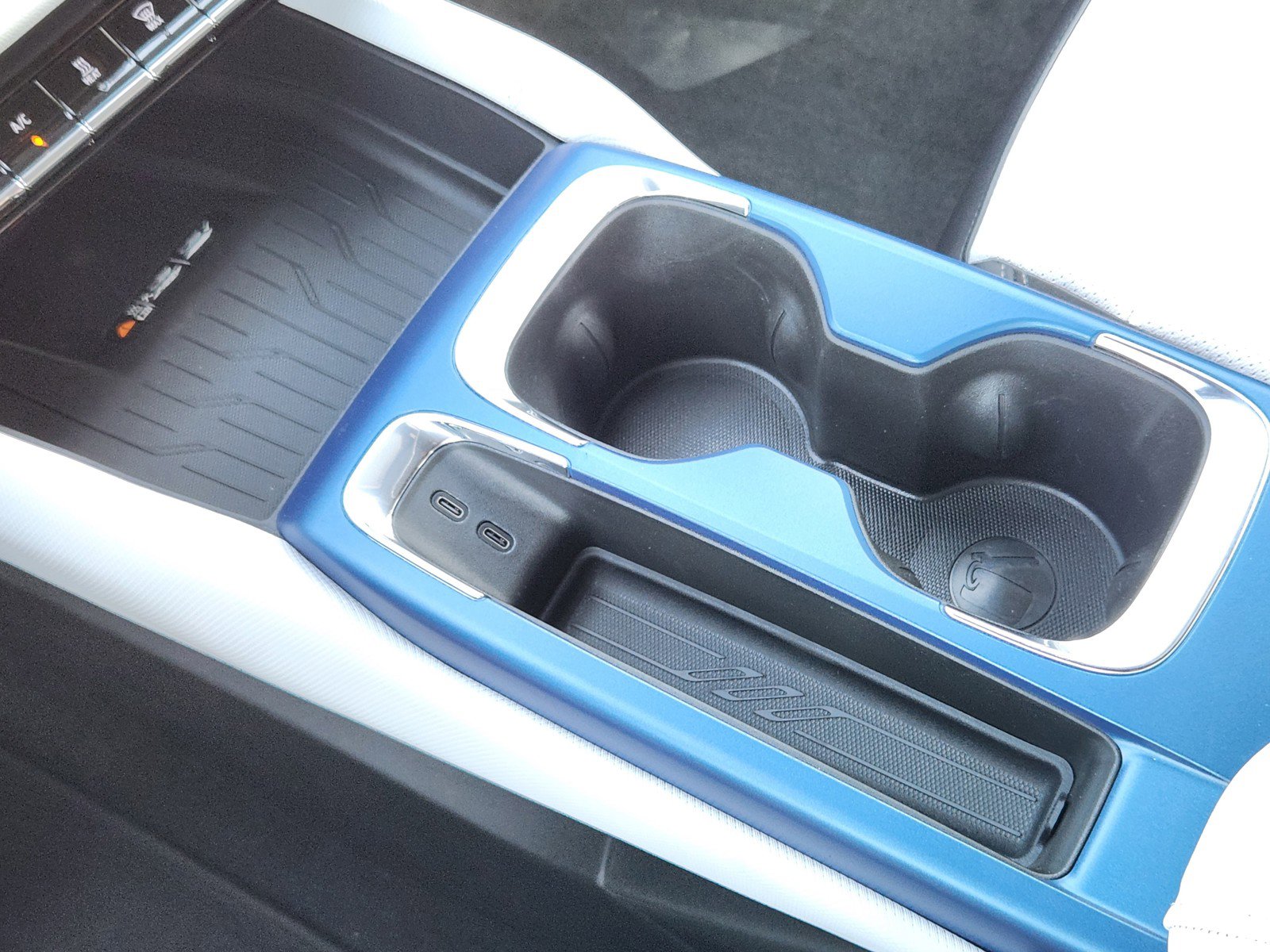 New 2026 Chevrolet Equinox EV LT image 16