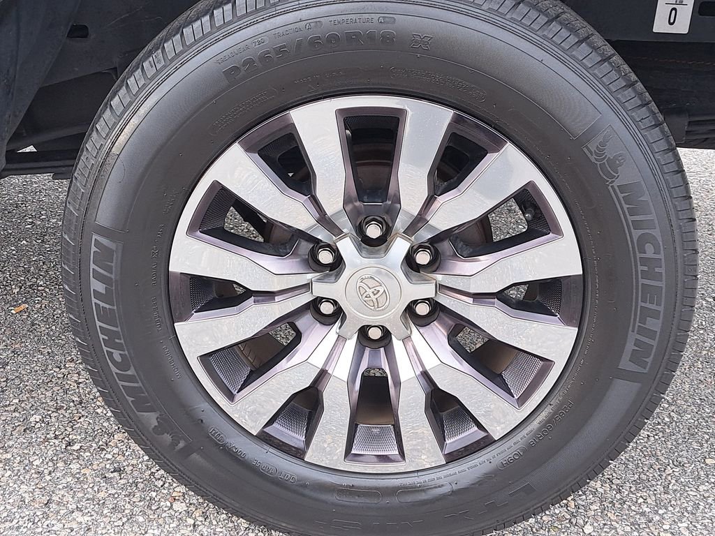 Certified 2022 Toyota Tacoma Limited image 5