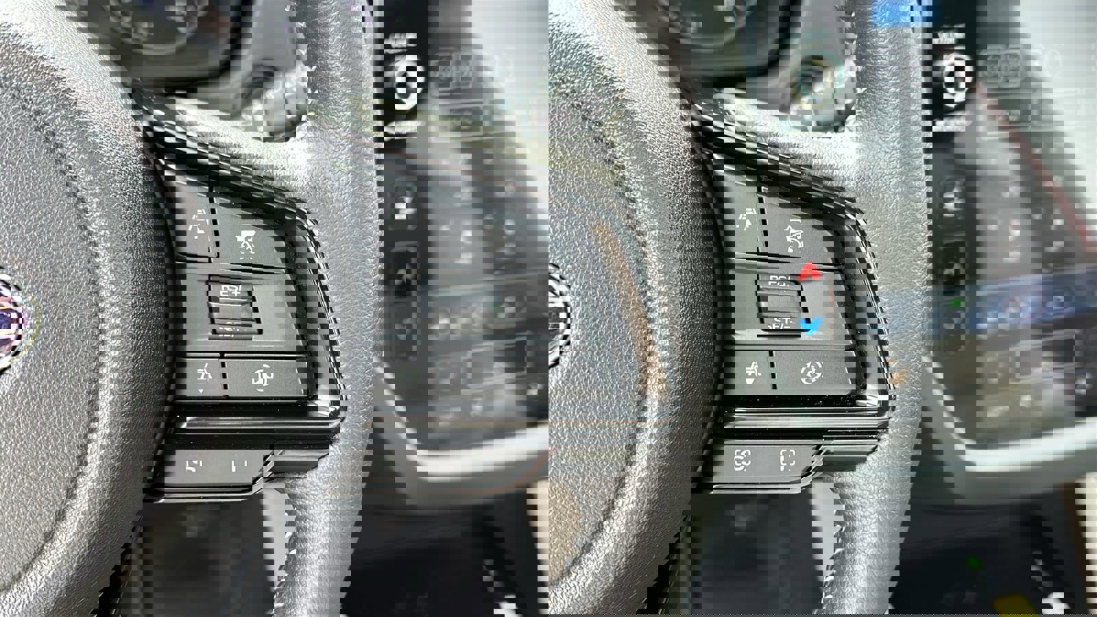 Used 2025 Subaru Forester Premium image 13