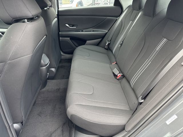 Used 2025 Hyundai Elantra Blue image 12