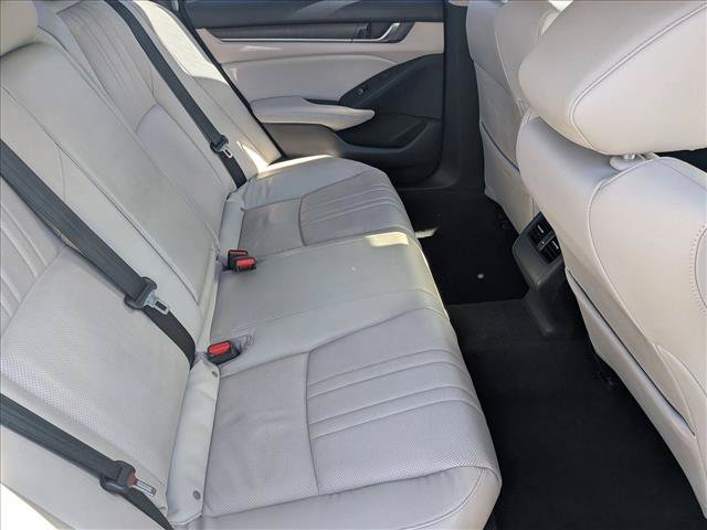 Used 2018 Honda Accord Touring image 19