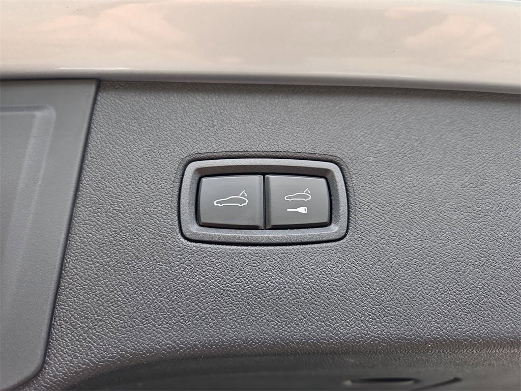 Certified 2025 Porsche Cayenne image 37