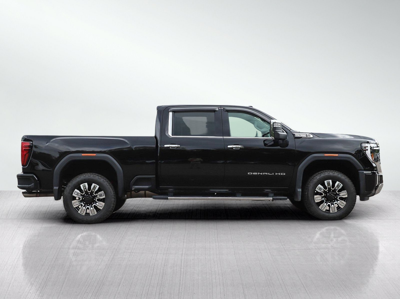Used 2026 GMC Sierra 2500 Denali w/ Technology Package AWD/4WD image 6