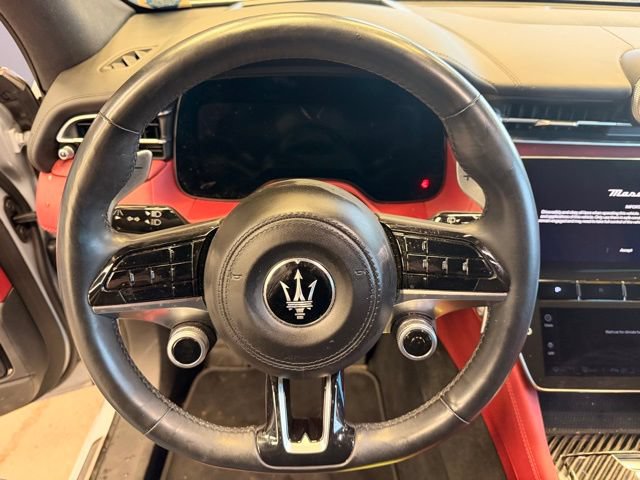 Used 2023 Maserati Grecale Modena AWD/4WD image 21