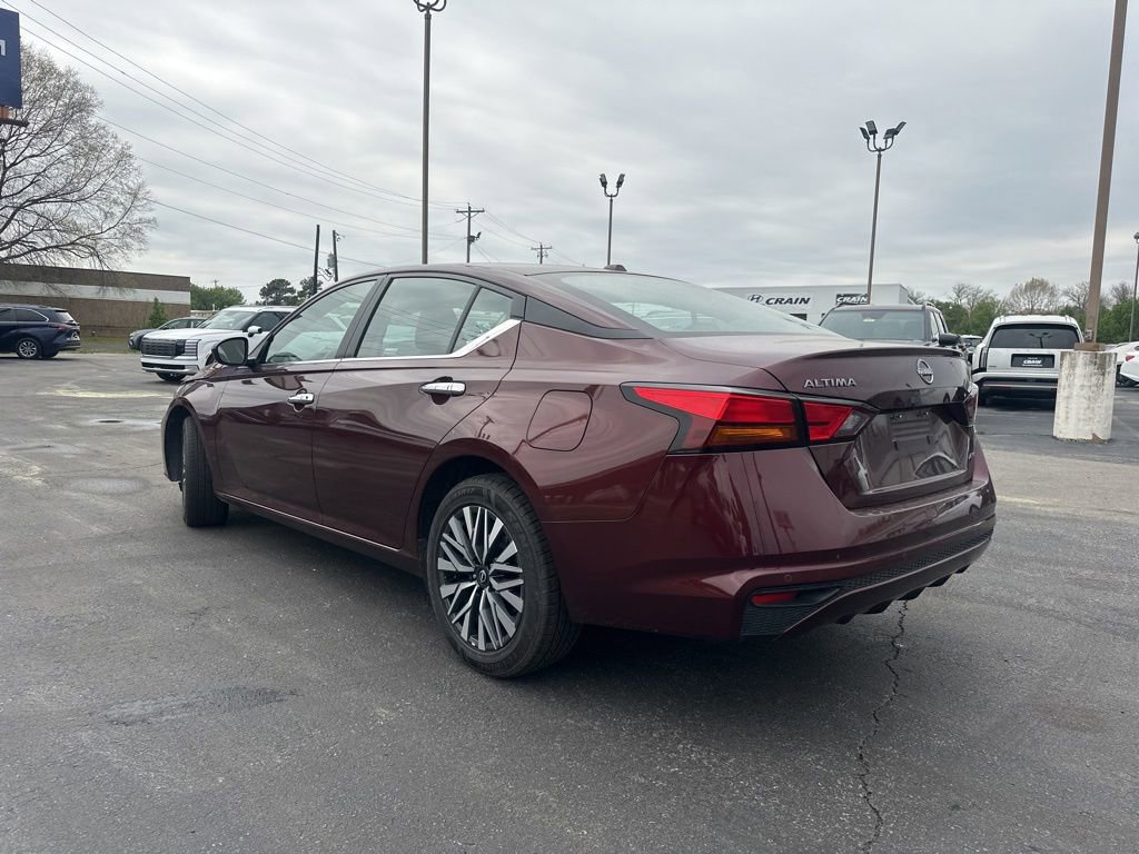 Used 2025 Nissan Altima 2.5 SV AWD/4WD image 9