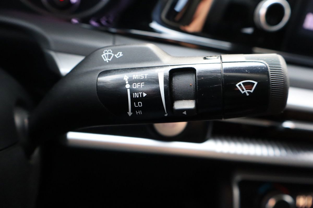 Used 2023 Kia K5 LXS image 32