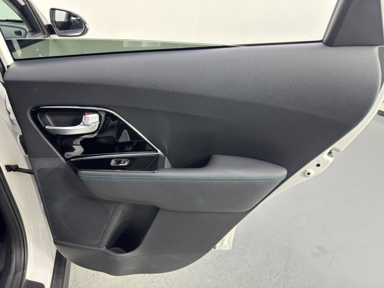 Used 2020 Kia Niro EX Premium w/ Cold Weather Package image 42