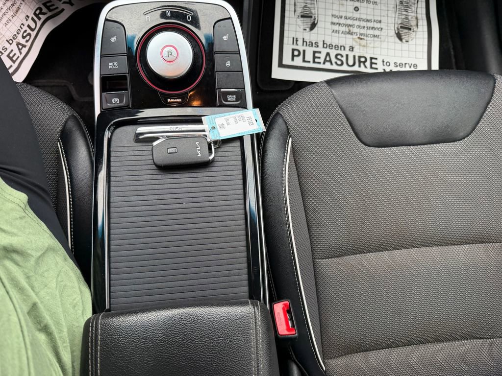 Used 2022 Kia Niro EX w/ Cold Weather Package FWD image 19