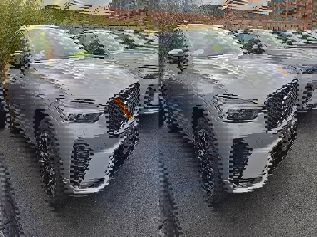 New 2026 Volvo XC60 B5 Plus w/ Protection Package Premier image 2