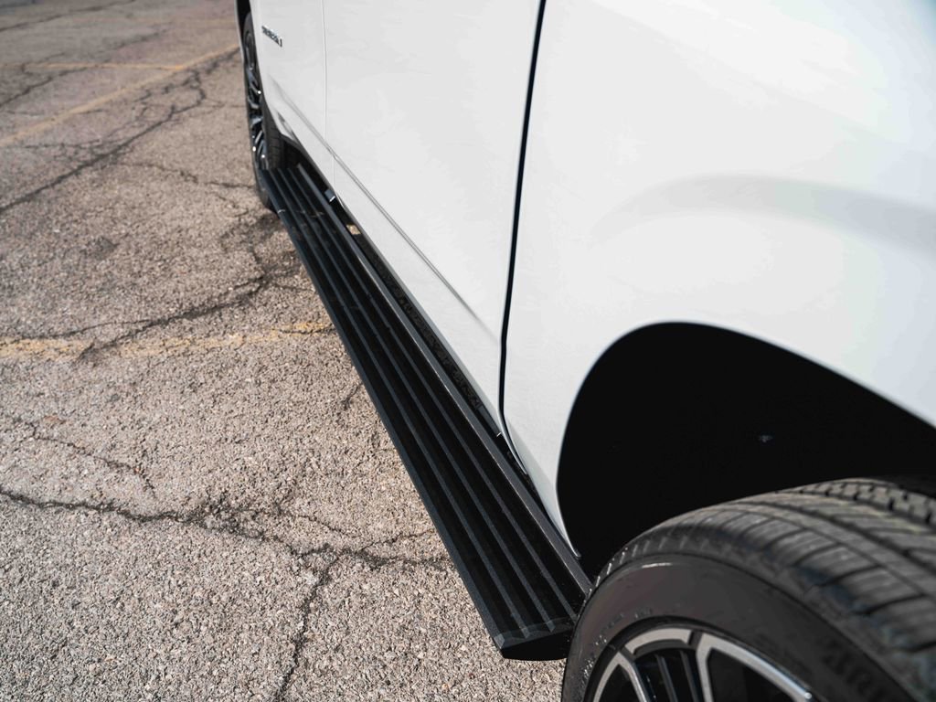 New 2026 Chevrolet Suburban High Country image 14