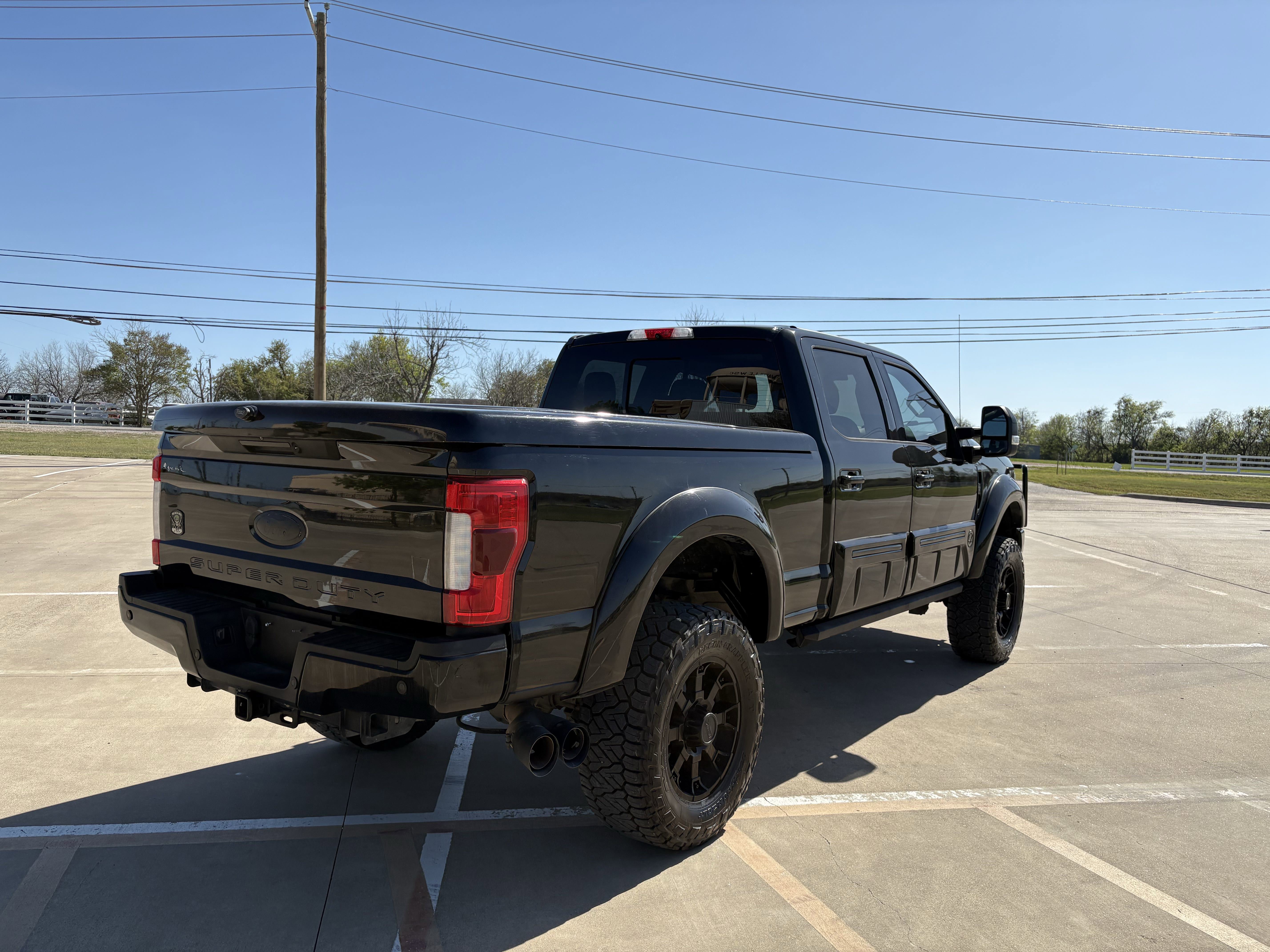 Used 2018 Ford F250 Lariat w/ Lariat Ultimate Package image 5