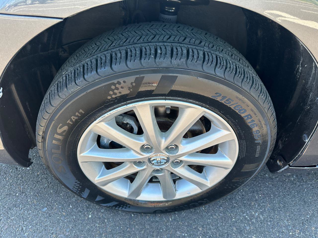 Used 2010 Toyota Camry XLE FWD image 27