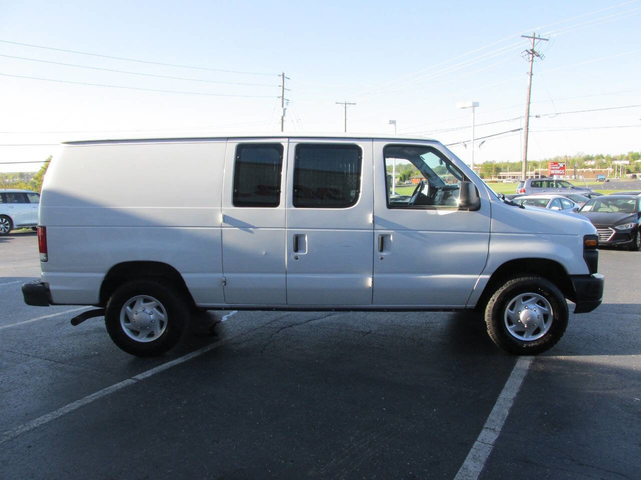 Used 2014 Ford E-350 and Econoline 350 Super Duty image 4