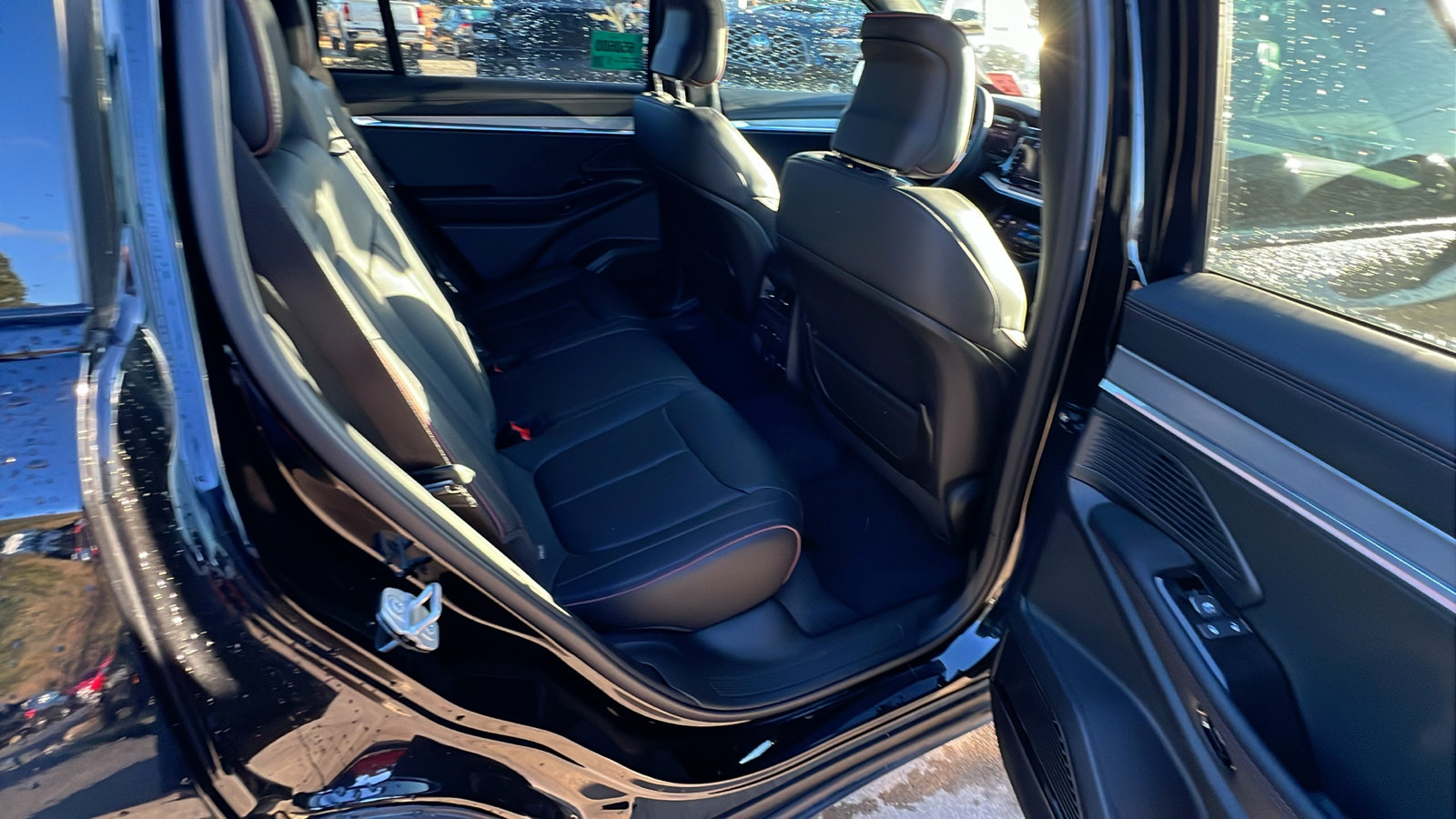 Used 2024 Jeep Wagoneer Launch Edition image 23