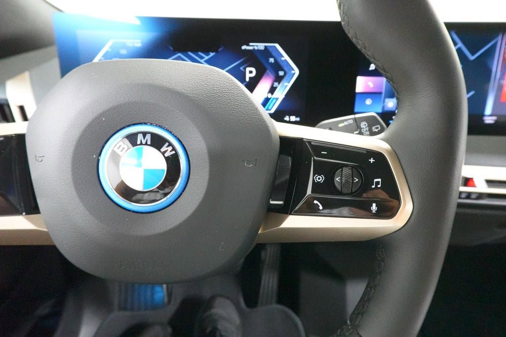 Used 2023 BMW iX xDrive50 w/ Sport Package AWD/4WD image 16