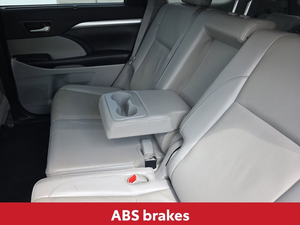 Used 2019 Toyota Highlander XLE image 19