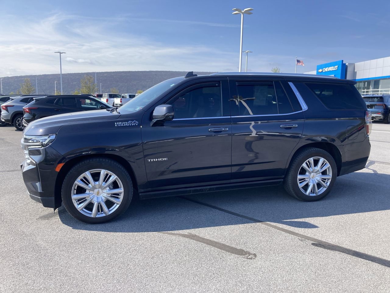 Used 2022 Chevrolet Tahoe High Country AWD/4WD image 4