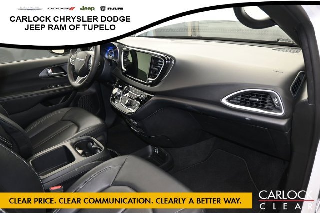 Used 2025 Chrysler Pacifica Select FWD image 37