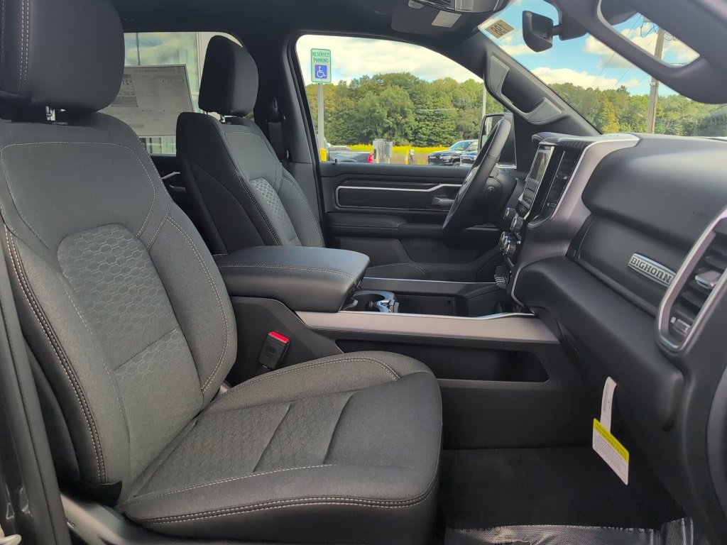 New 2025 RAM 1500 4x4 Crew Cab image 10