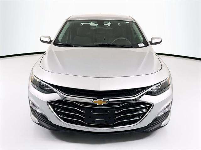 Used 2022 Chevrolet Malibu LT image 2
