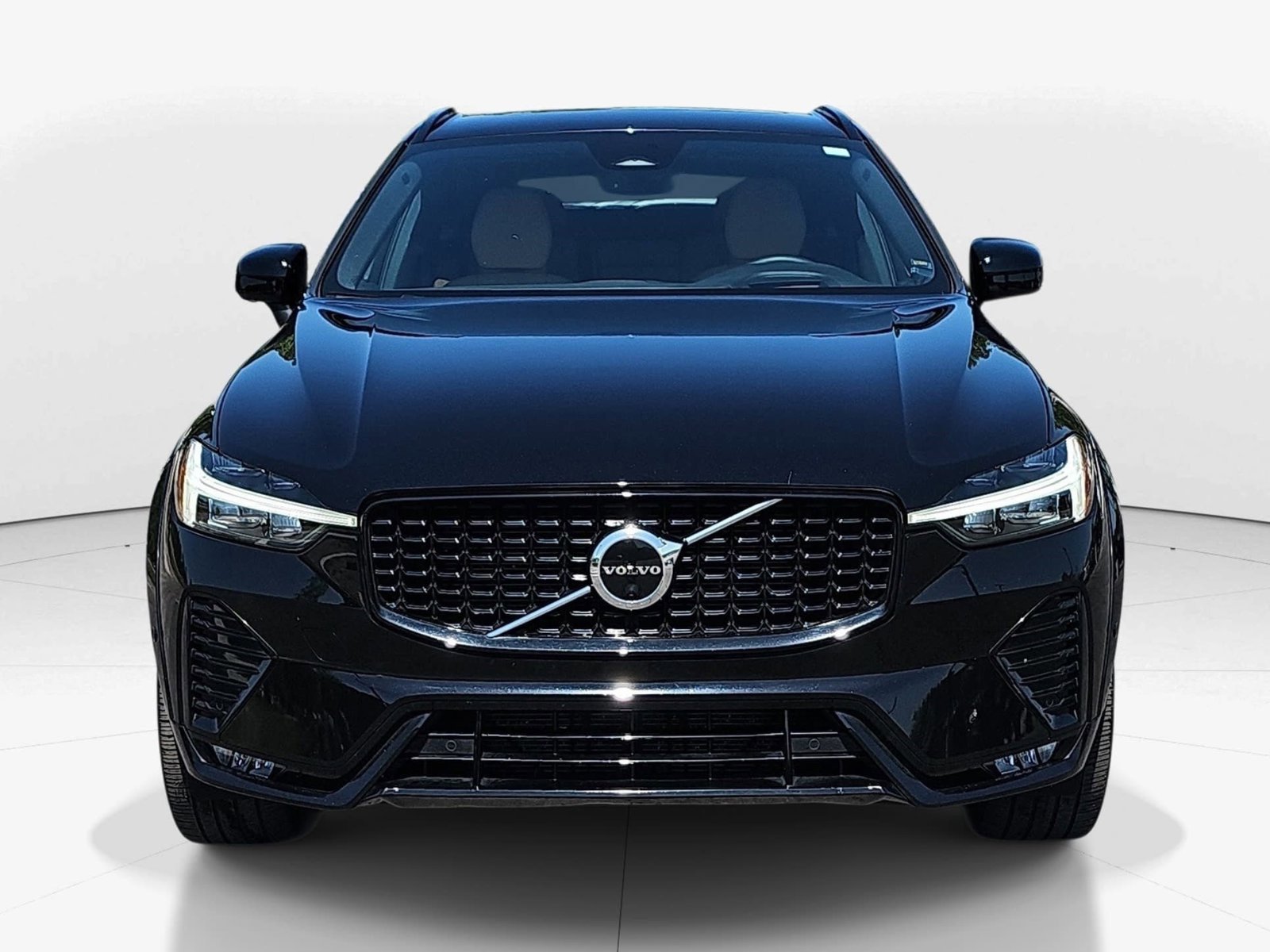 Used 2023 Volvo XC60 B5 Ultimate w/ Protection Package Premier FWD image 8