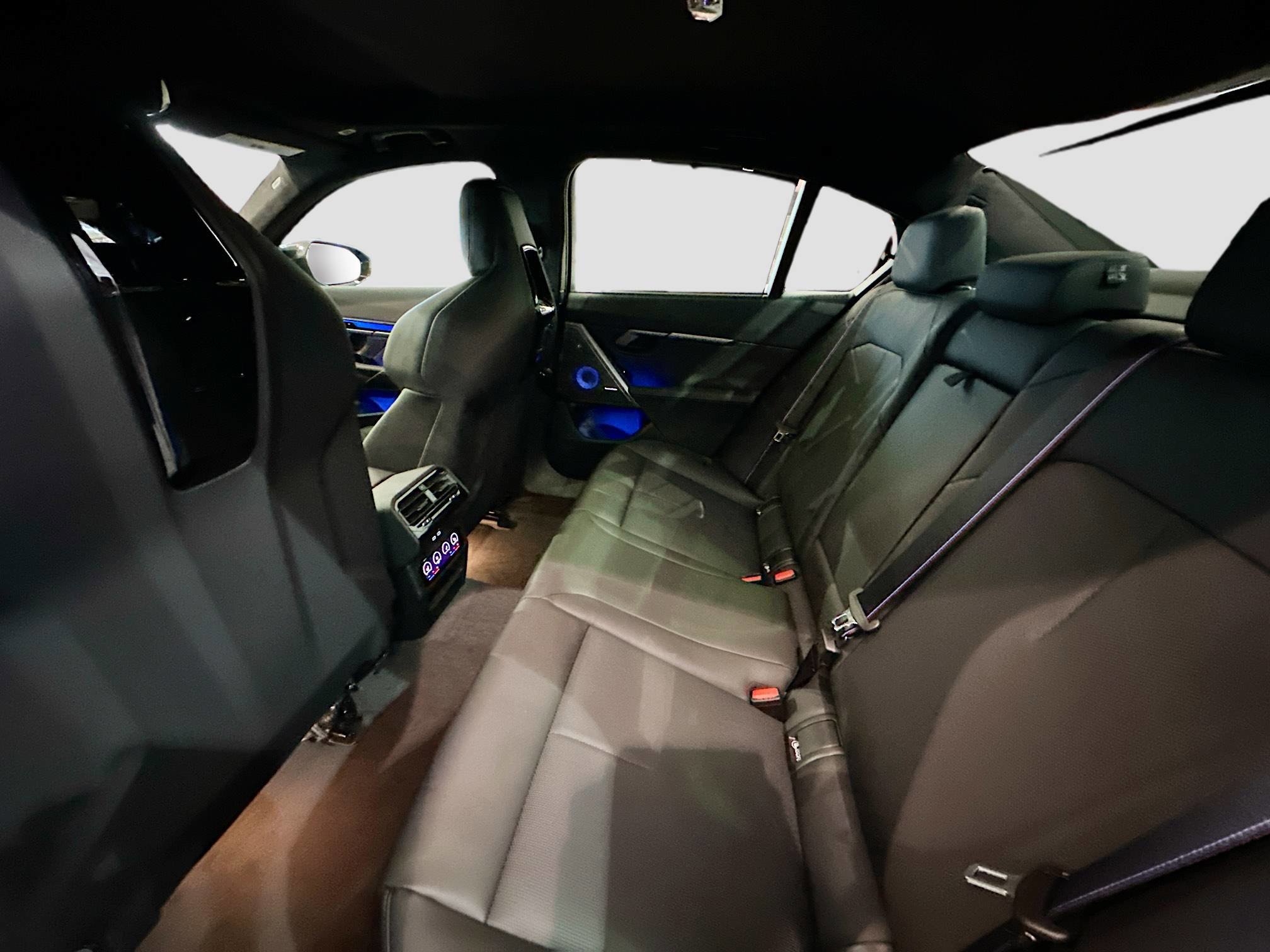 New 2026 BMW M5 image 18