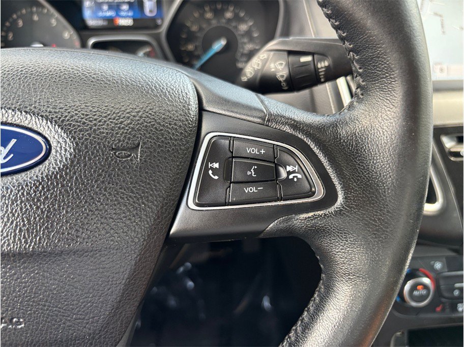 Used 2016 Ford Focus Titanium FWD image 23