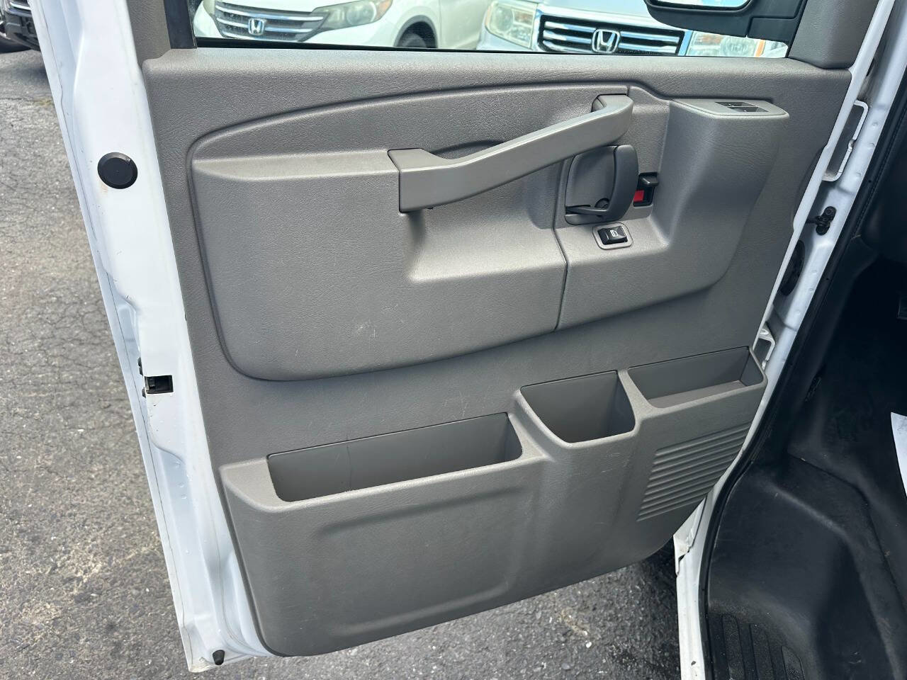 Used 2021 Chevrolet Express 3500 LS image 19