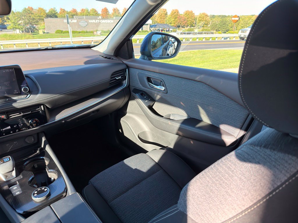 Used 2021 Nissan Rogue SV AWD/4WD image 31