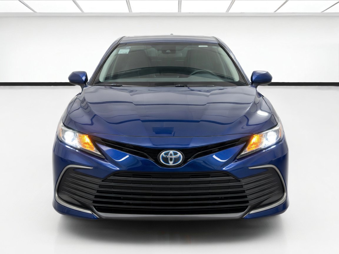 Used 2024 Toyota Camry LE FWD image 2