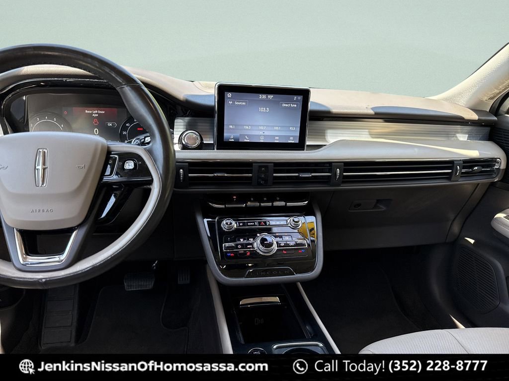 Used 2020 Lincoln Corsair FWD w/ Premium Package image 27