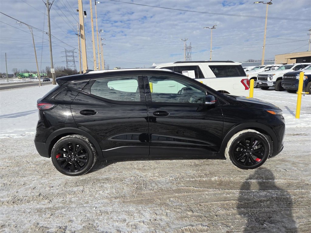 Used 2023 Chevrolet Bolt EUV LT w/ Redline Edition image 15