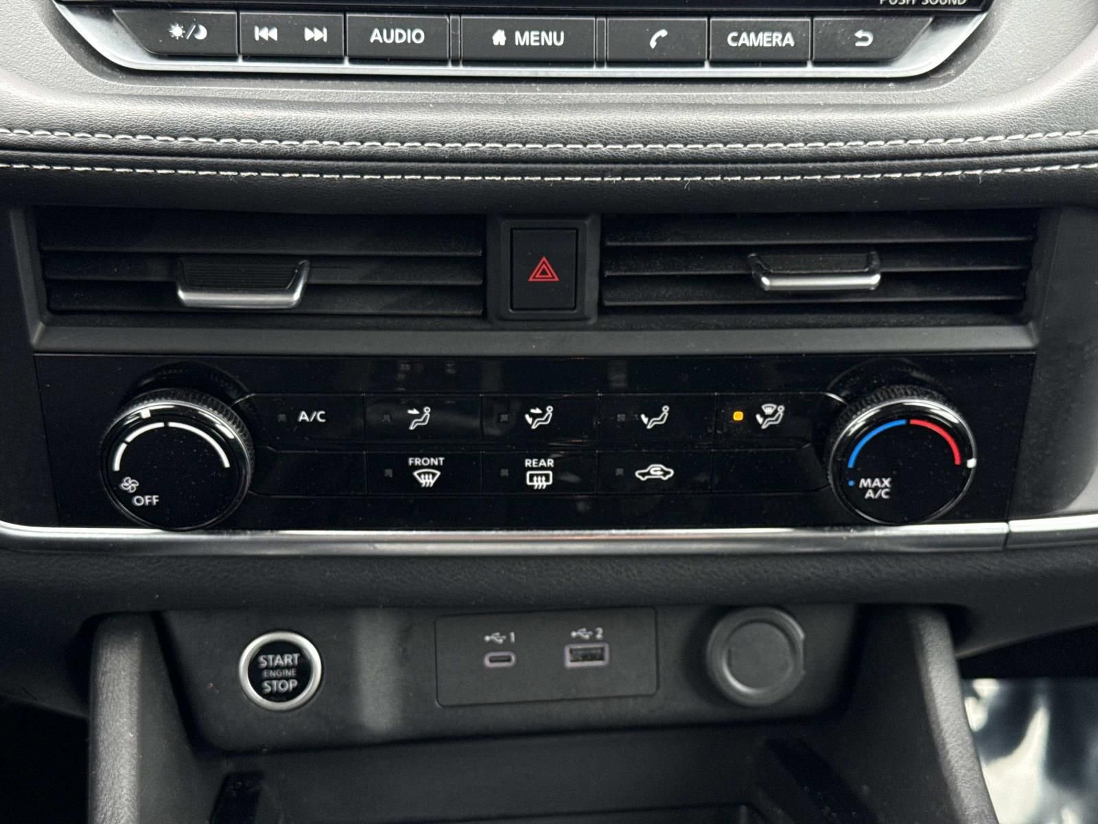 Used 2023 Nissan Rogue S image 11