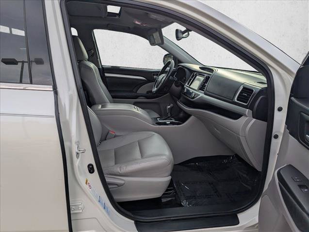 Used 2015 Toyota Highlander XLE AWD/4WD image 20