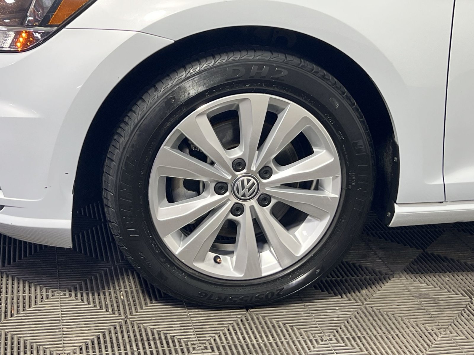 Used 2021 Volkswagen Golf 4-Door FWD image 13