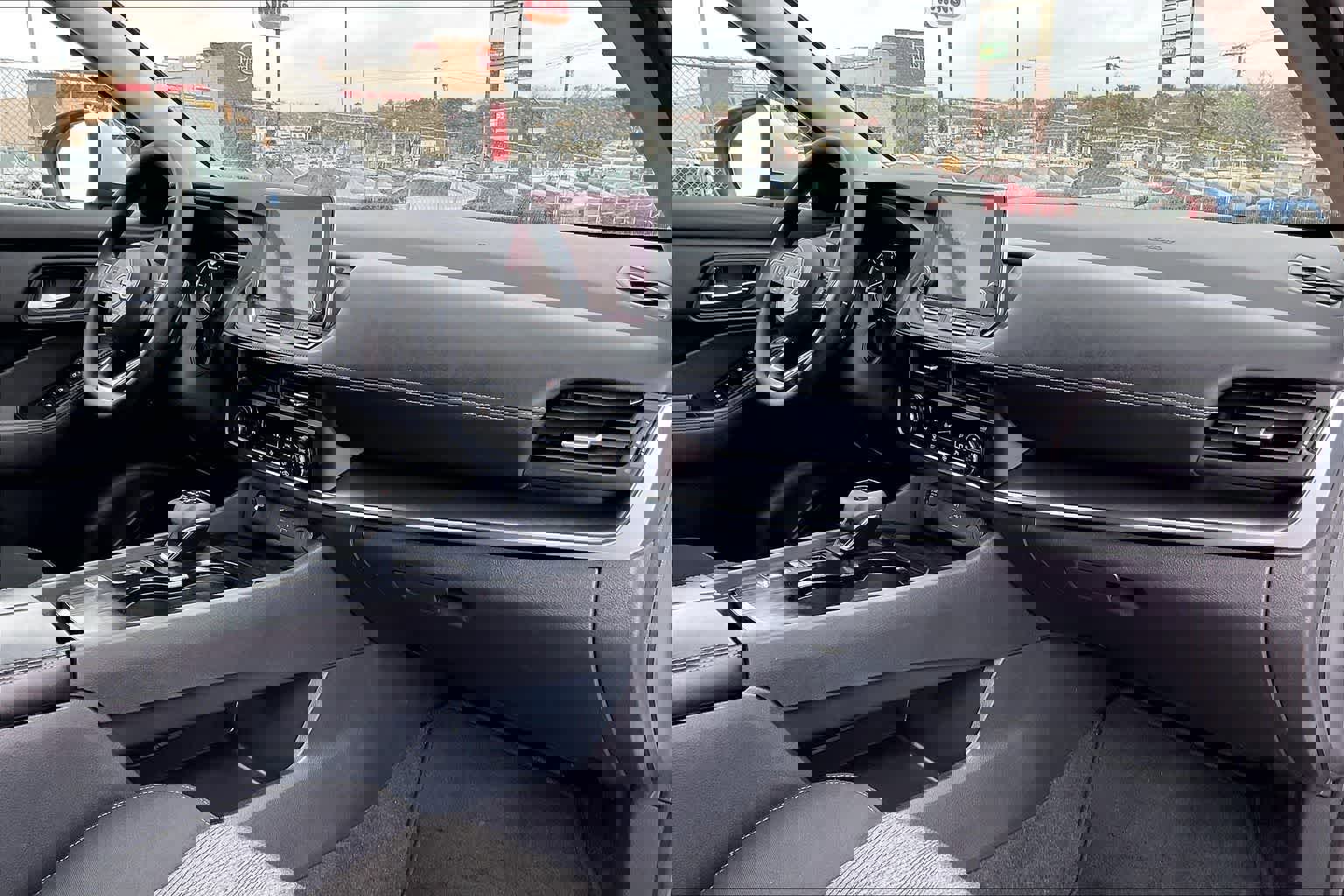 Used 2024 Nissan Rogue SV image 23