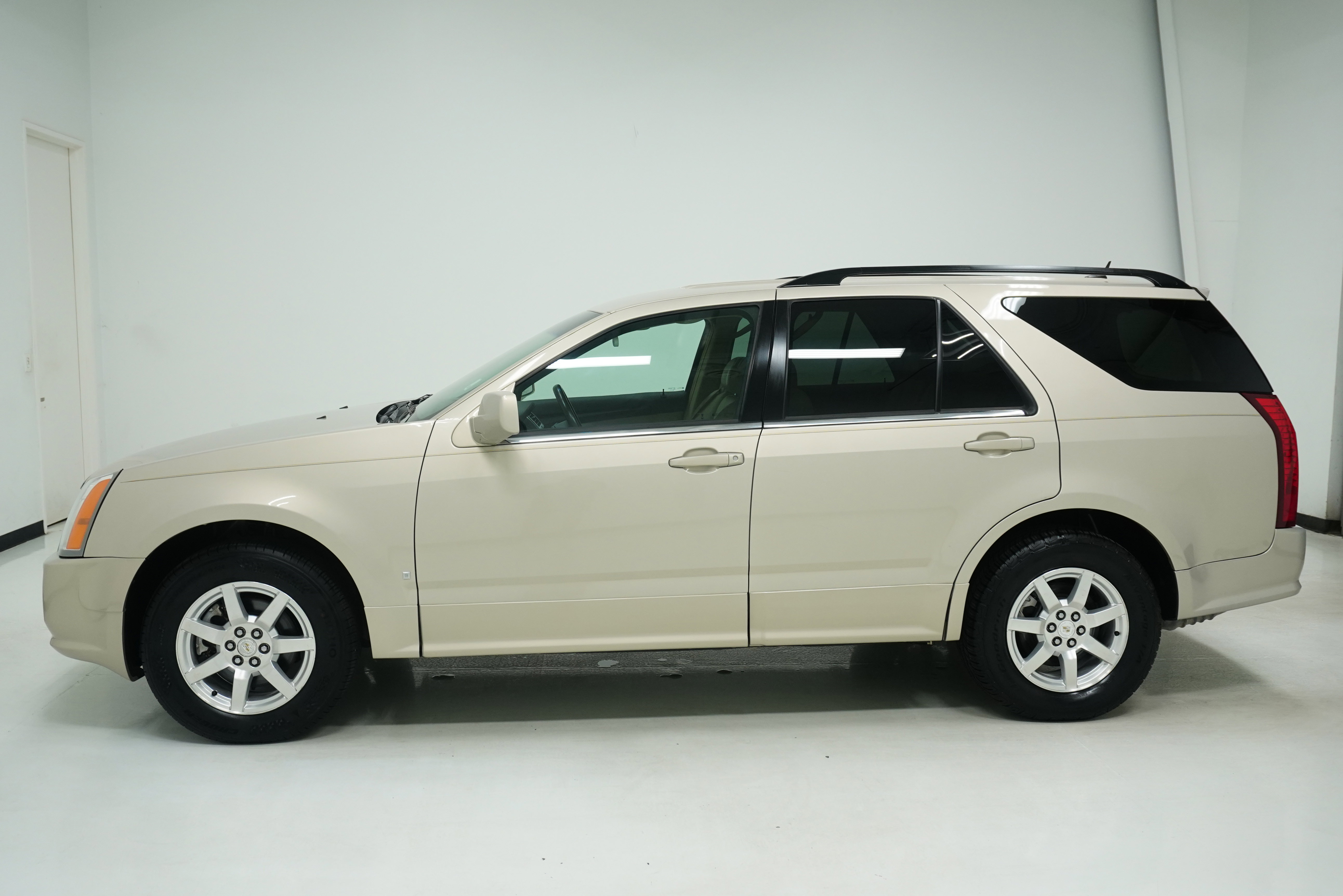 Used 2007 Cadillac SRX image 7