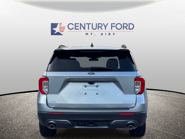Certified 2023 Ford Explorer XLT w/ Equipment Group 202A AWD/4WD image 4