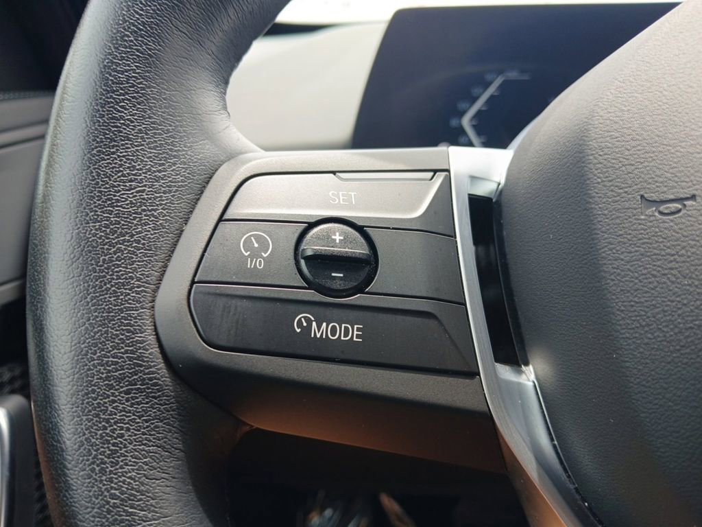 Used 2025 BMW X1 xDrive28i AWD/4WD image 17
