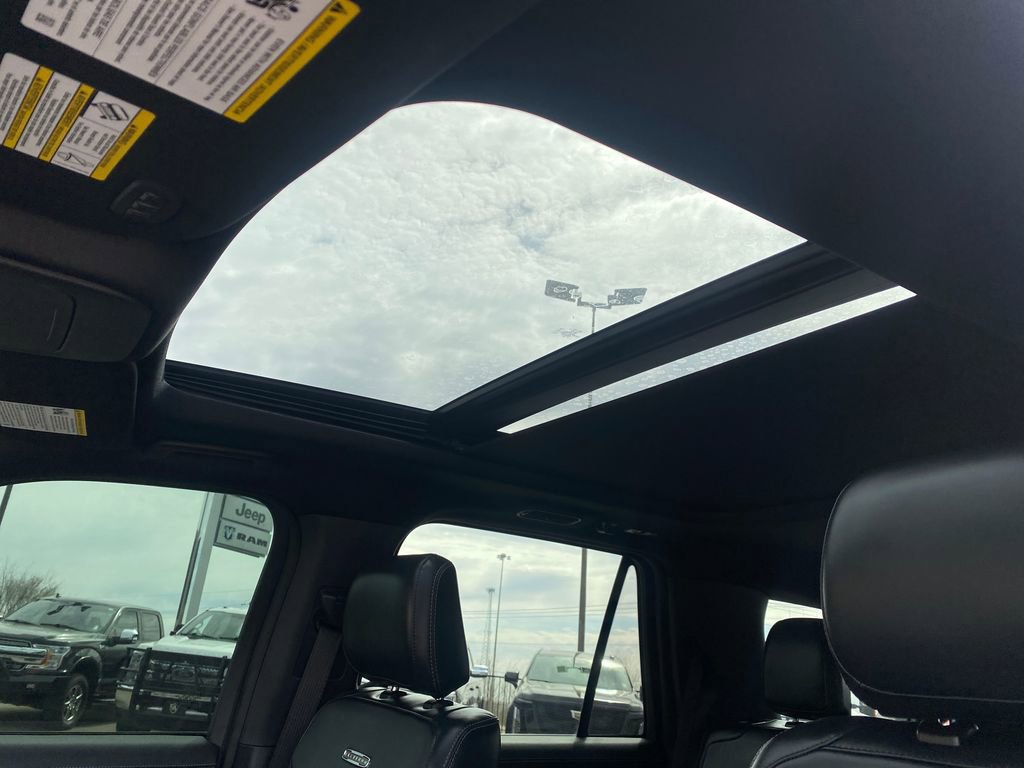 Used 2025 Ford Expedition Platinum w/ Stealth Appearance Package image 21