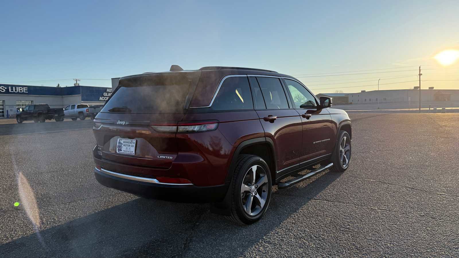 Used 2024 Jeep Grand Cherokee Limited w/ Luxury Tech Group II image 4