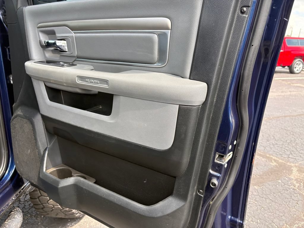 Used 2018 RAM 1500 Classic SLT AWD/4WD image 11